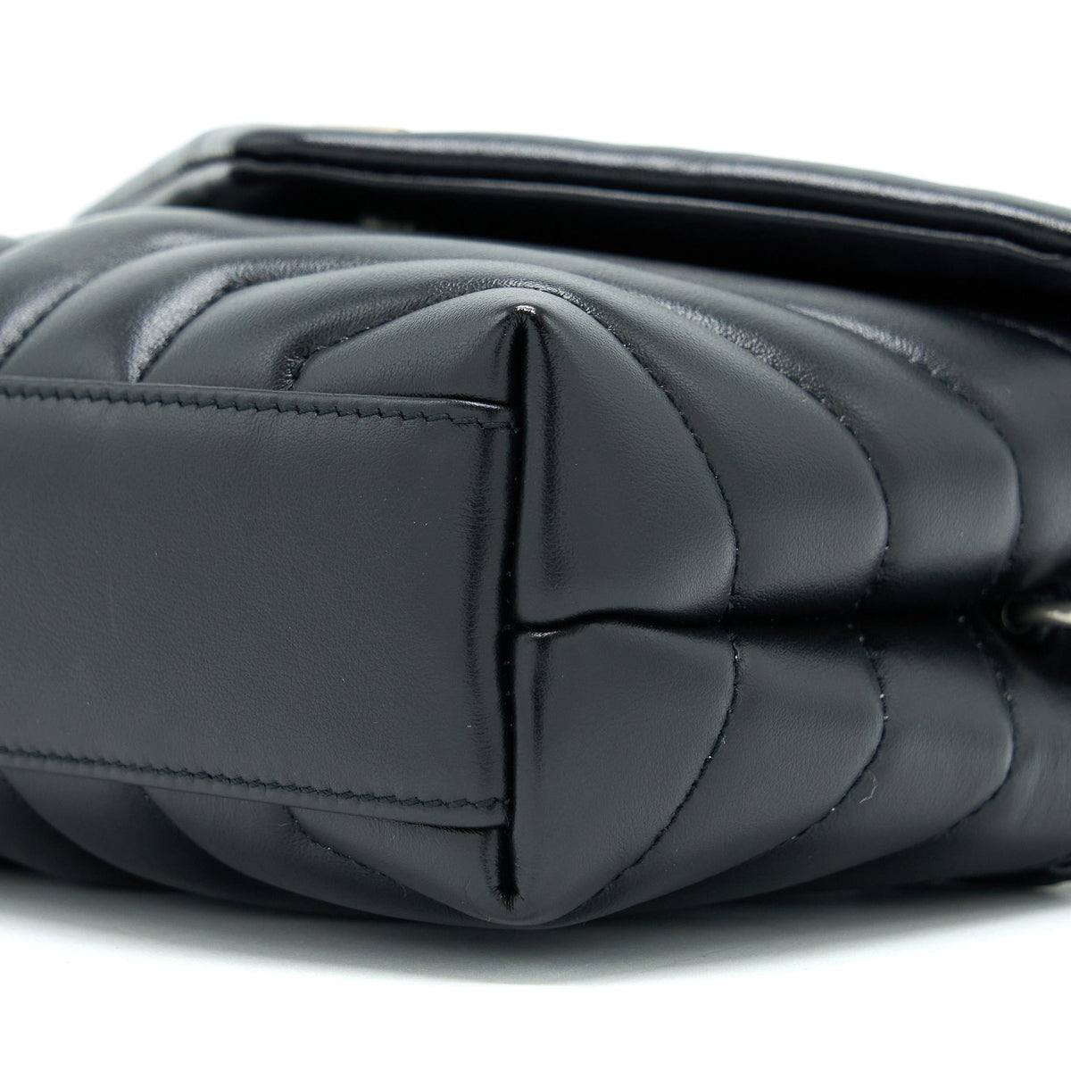 saint-laurent-ysl-toy-lou-lou-black-shw