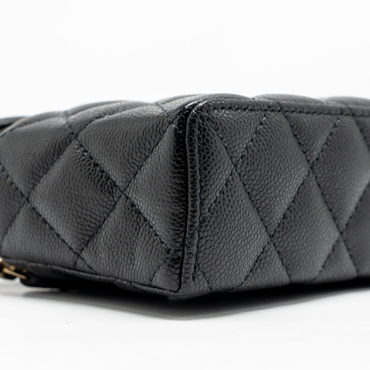 chanel-25p-cc-top-handle-vanity-with-chain-caviar-black-lghwmicrochip-3