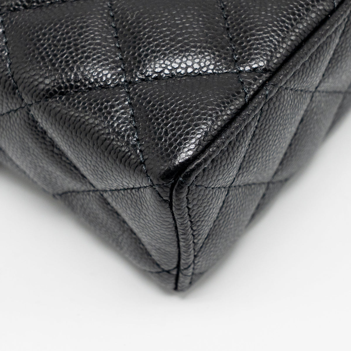chanel-25p-cc-top-handle-vanity-with-chain-caviar-black-lghwmicrochip-3