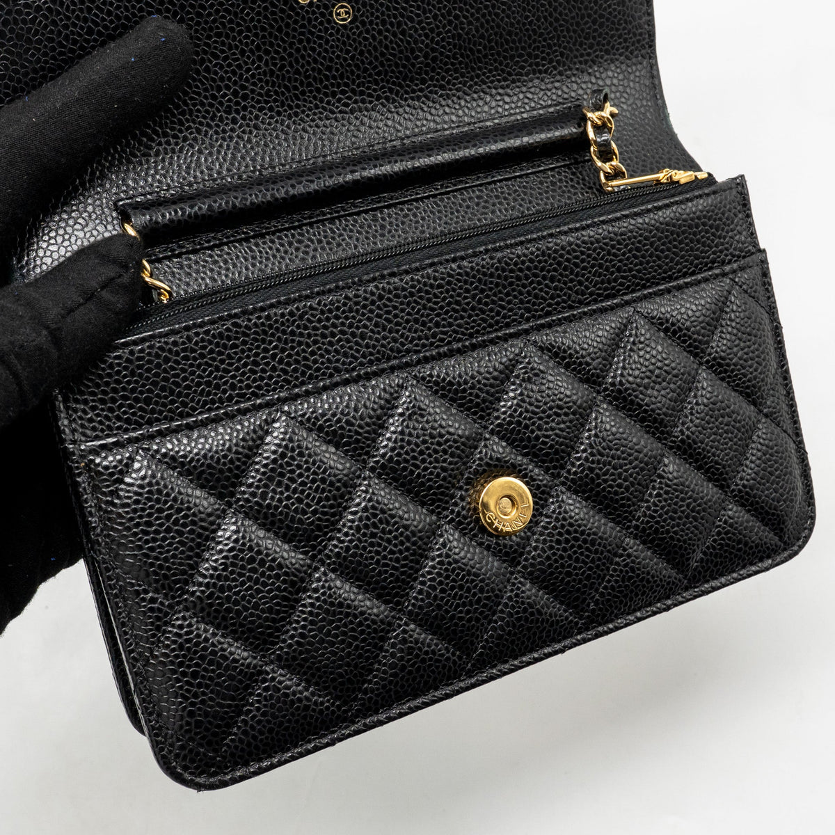 chanel-classic-wallet-on-chain-caviar-black-ghw-25