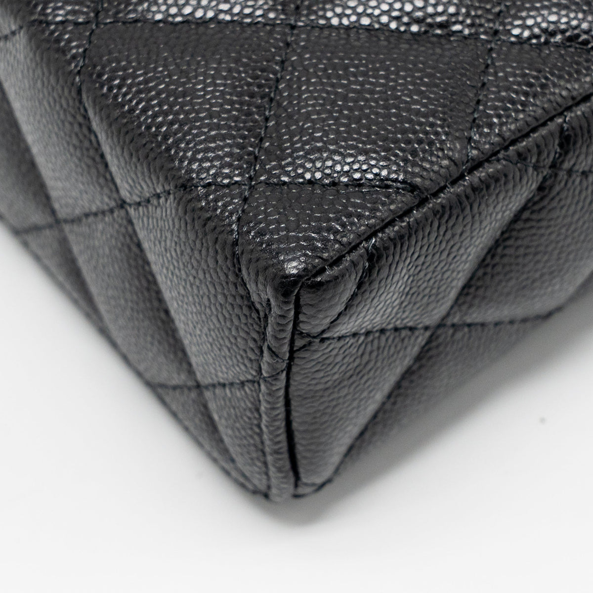 chanel-25p-cc-top-handle-vanity-with-chain-caviar-black-lghwmicrochip-3