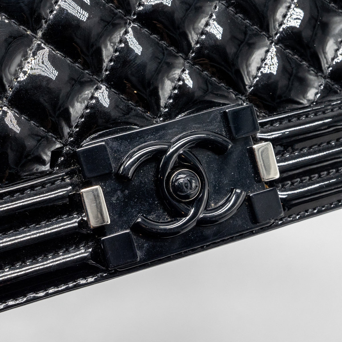 chanel-small-boy-bag-patent-black-with-multicolour-hardware