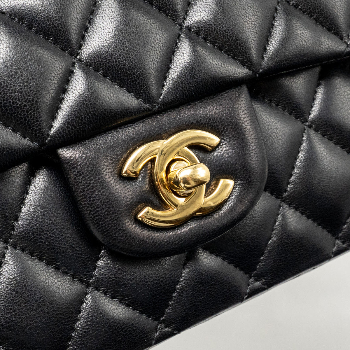 chanel-medium-classic-double-flap-bag-lambskin-black-ghw-copy-2