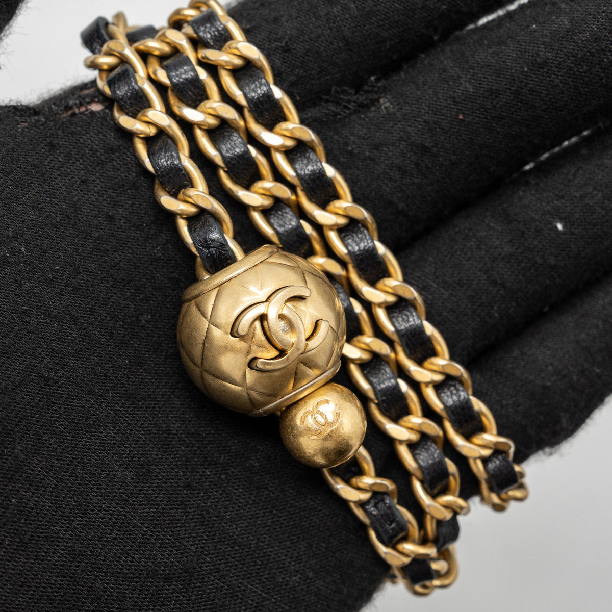chanel-pearl-crush-mini-vanity-with-chain-lambskin-black-with-ghw