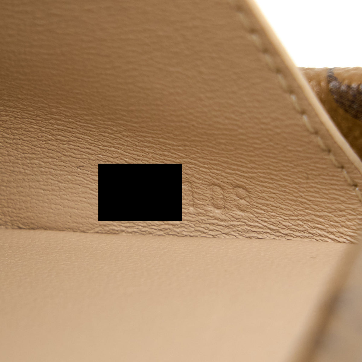 louis-vuitton-petit-malle-monogram-reverse-canvas-ghw