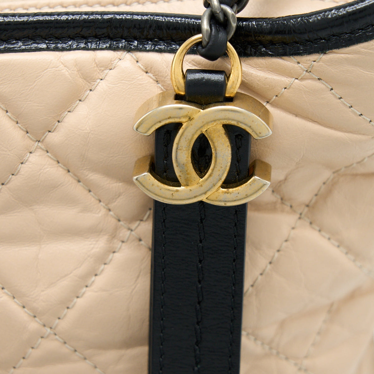chanel-medium-gabrielle-hobo-bag-calfskin-beige-black-multicolour-hardware