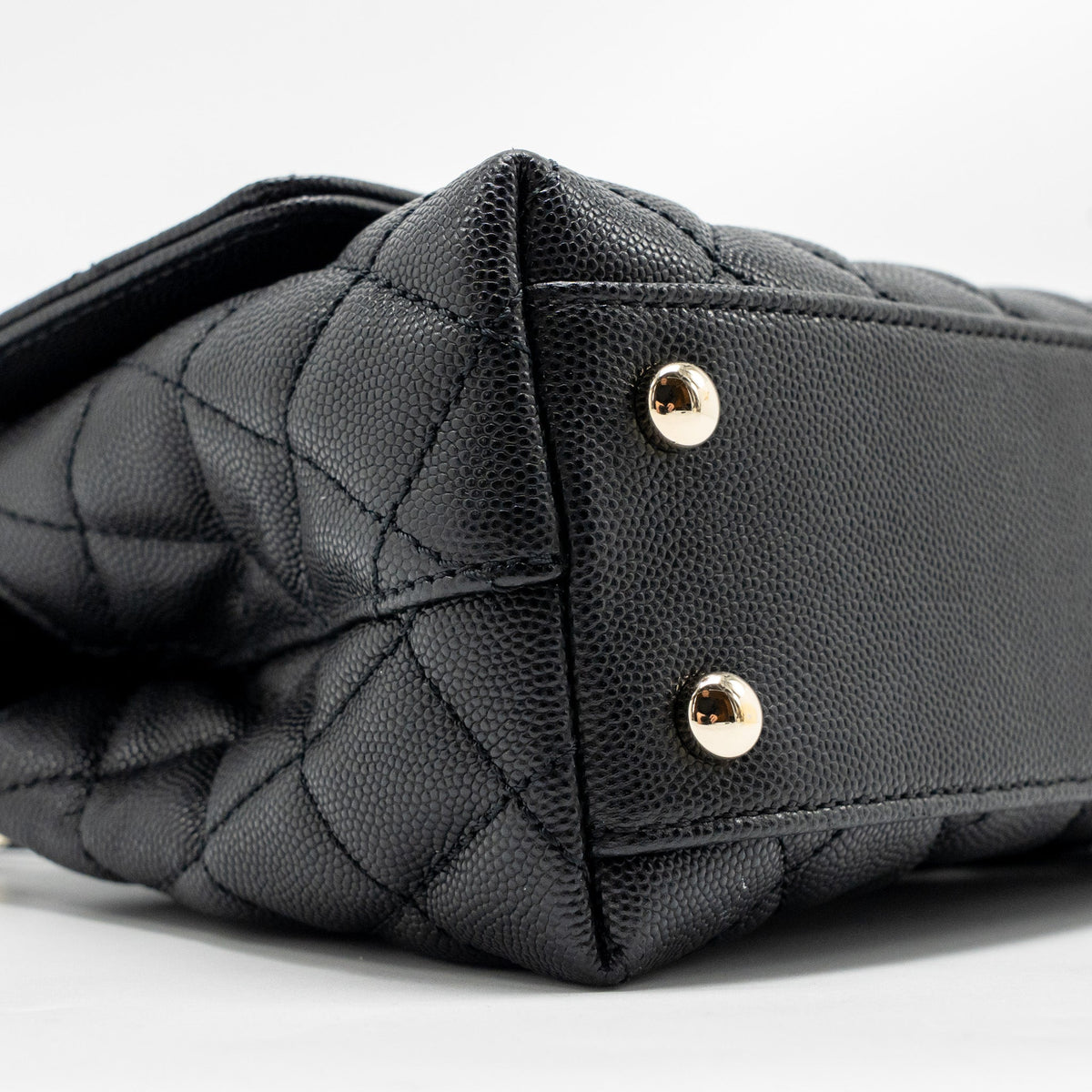 chanel-small-coco-handle-caviar-black-lghw-microchip-17