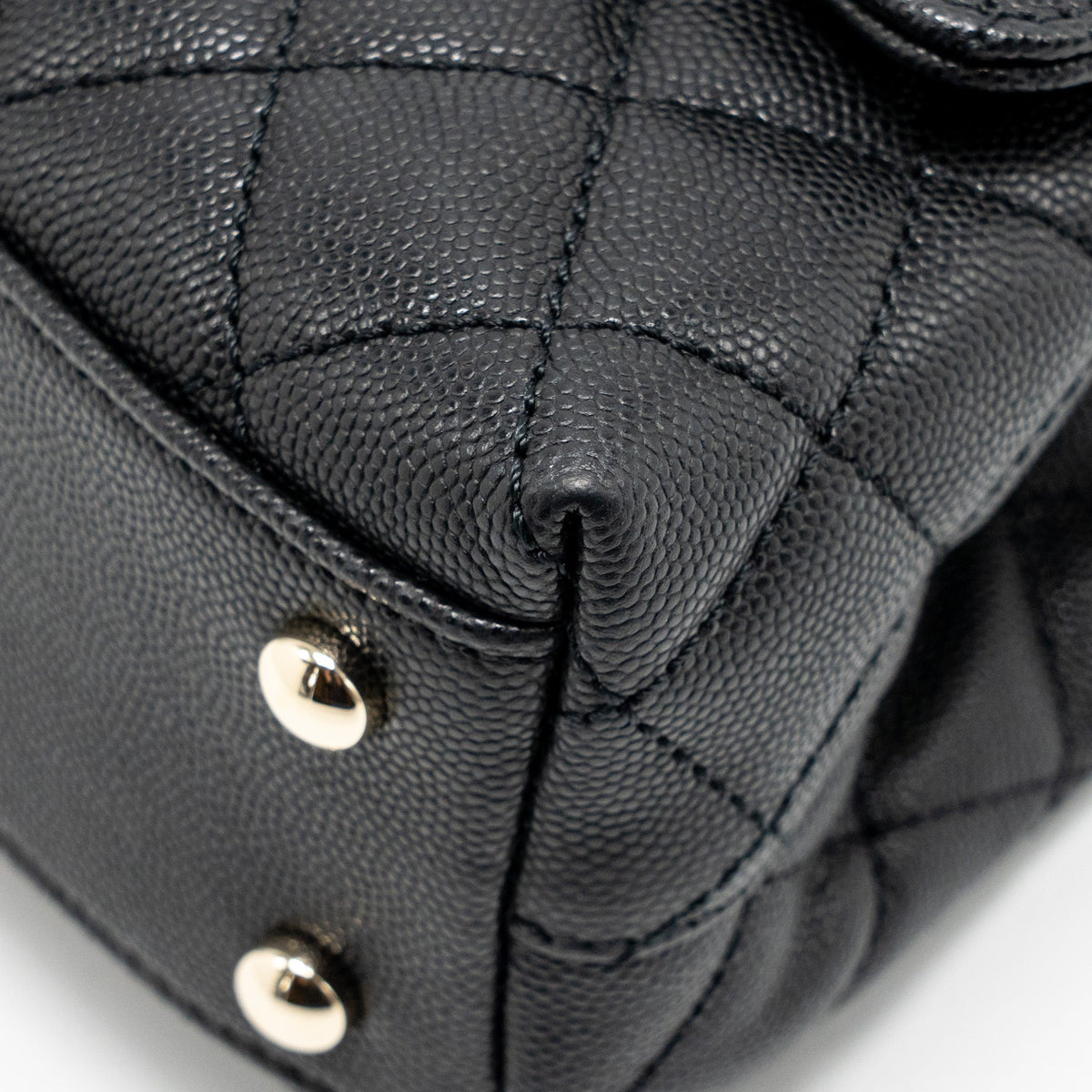 chanel-small-coco-handle-caviar-black-lghw-microchip-17