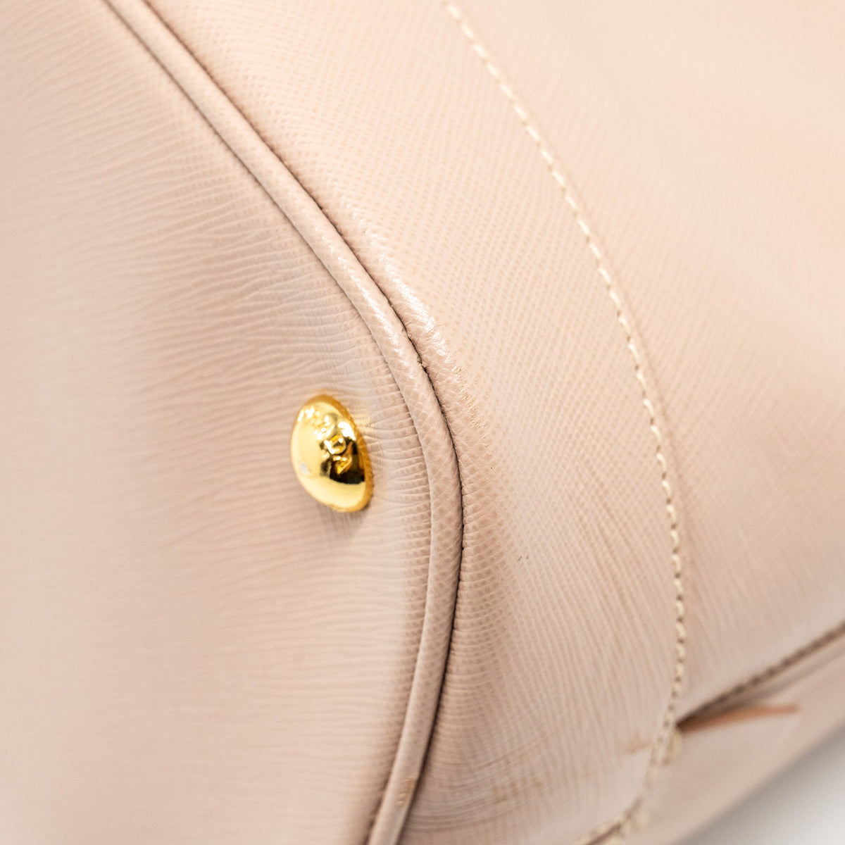 prada-saffiano-vernice-promenade-dome-tote-leather-beige