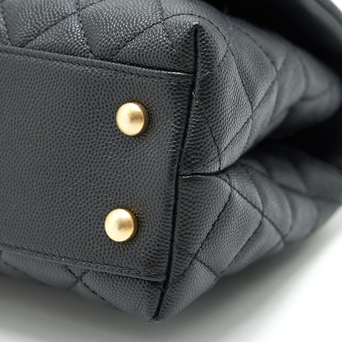 chanel-caviar-quilted-mini-coco-handle-flap-bag