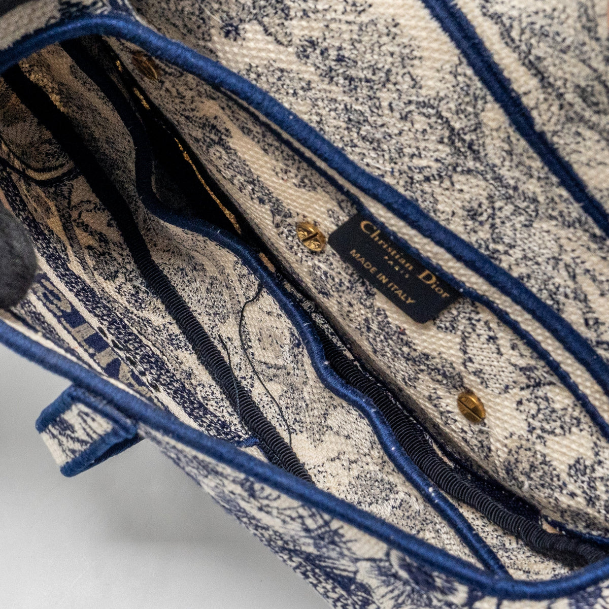 dior-medium-saddle-bag-toile-de-jouy-blue-ghw
