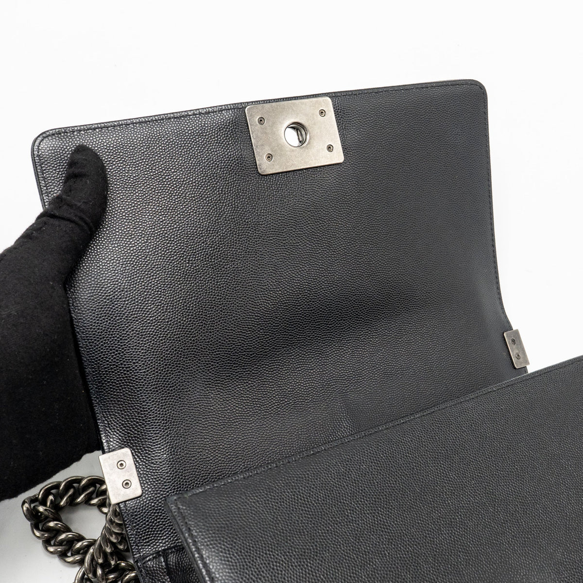 chanel-medium-boy-bag-caviar-black-ruthenium-silver-hardware