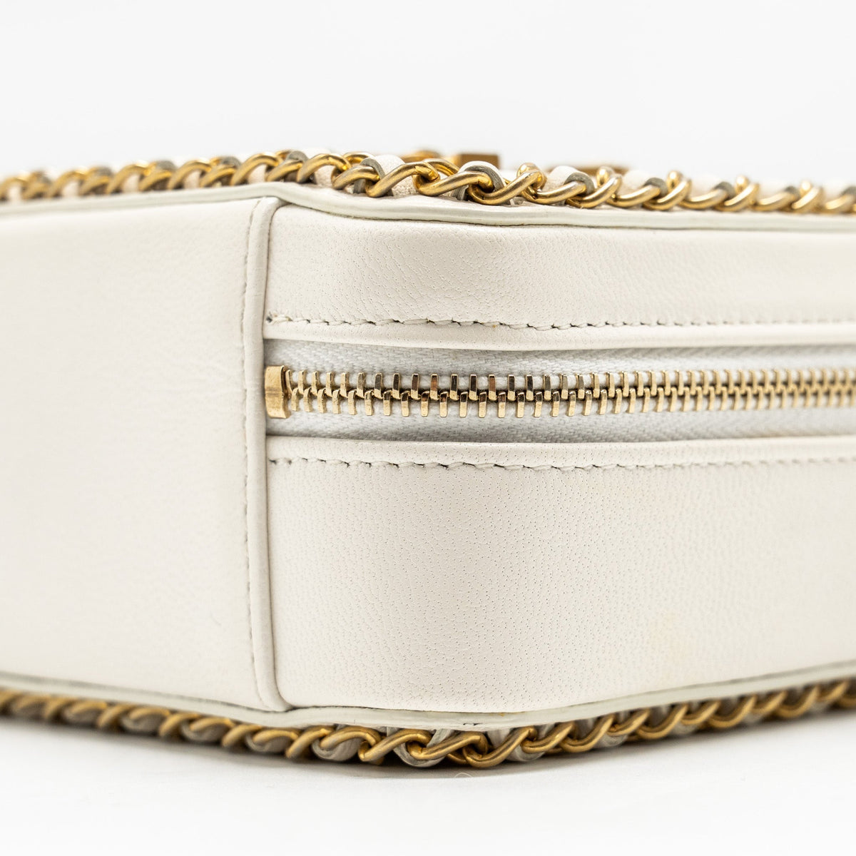 chanel-mini-vanity-clutch-with-chain-lambskin-white-ghw