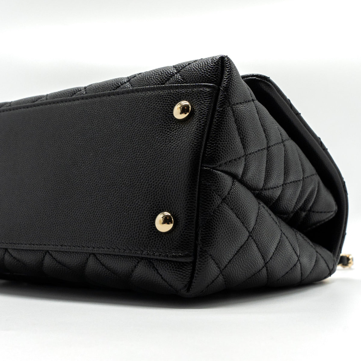 chanel-medium-coco-handle-flap-bag-lizard-embossed-handle-caviar-black-lghw