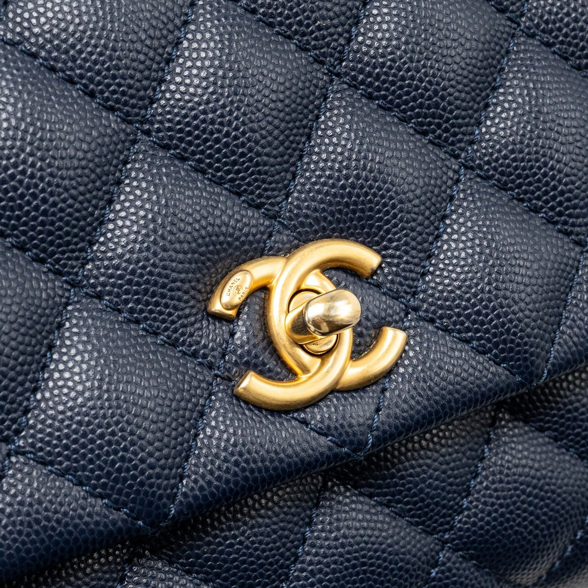 chanel-small-coco-handle-caviar-navy-ghw