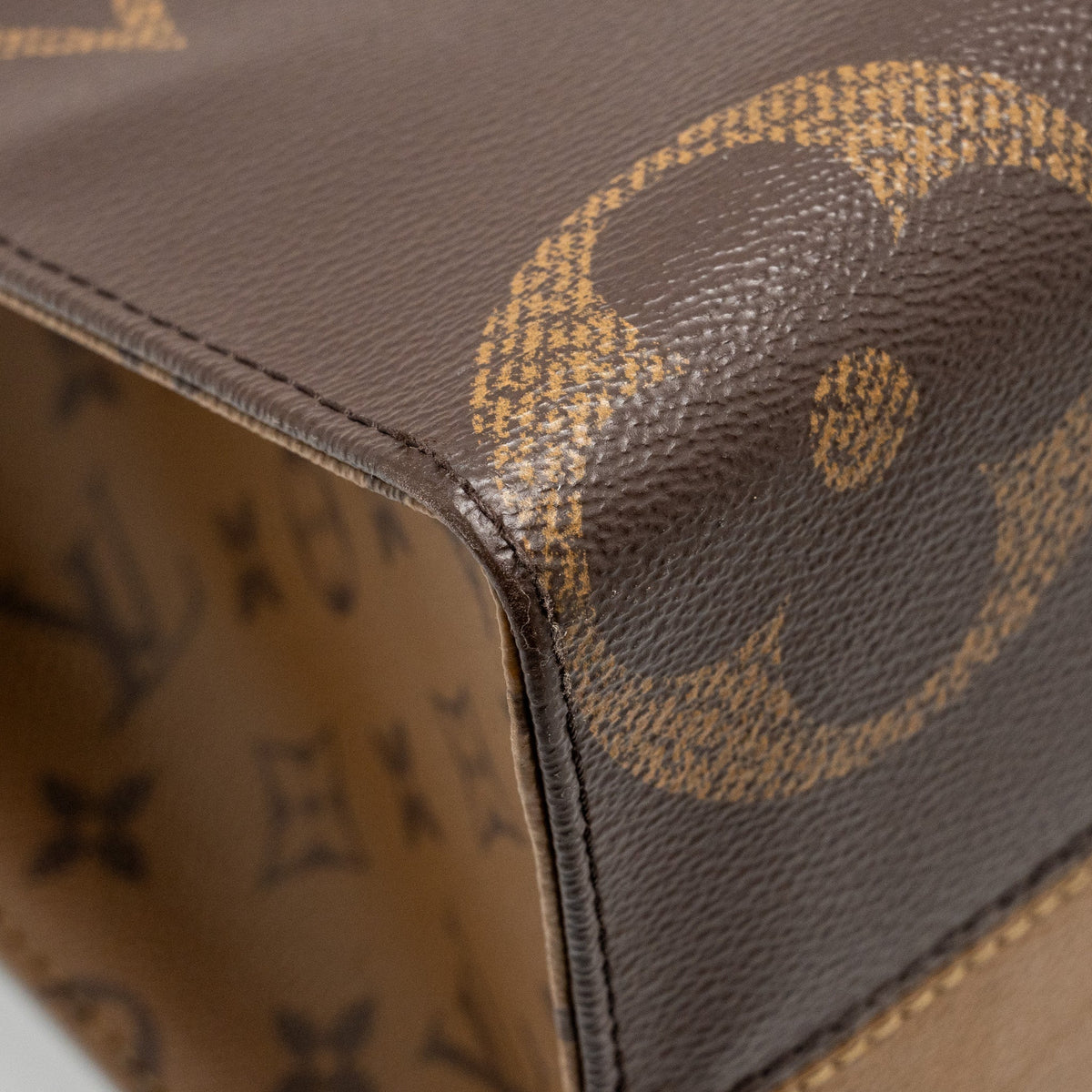 louis-vuitton-onthego-mm-monogram-canvas-ghw-8