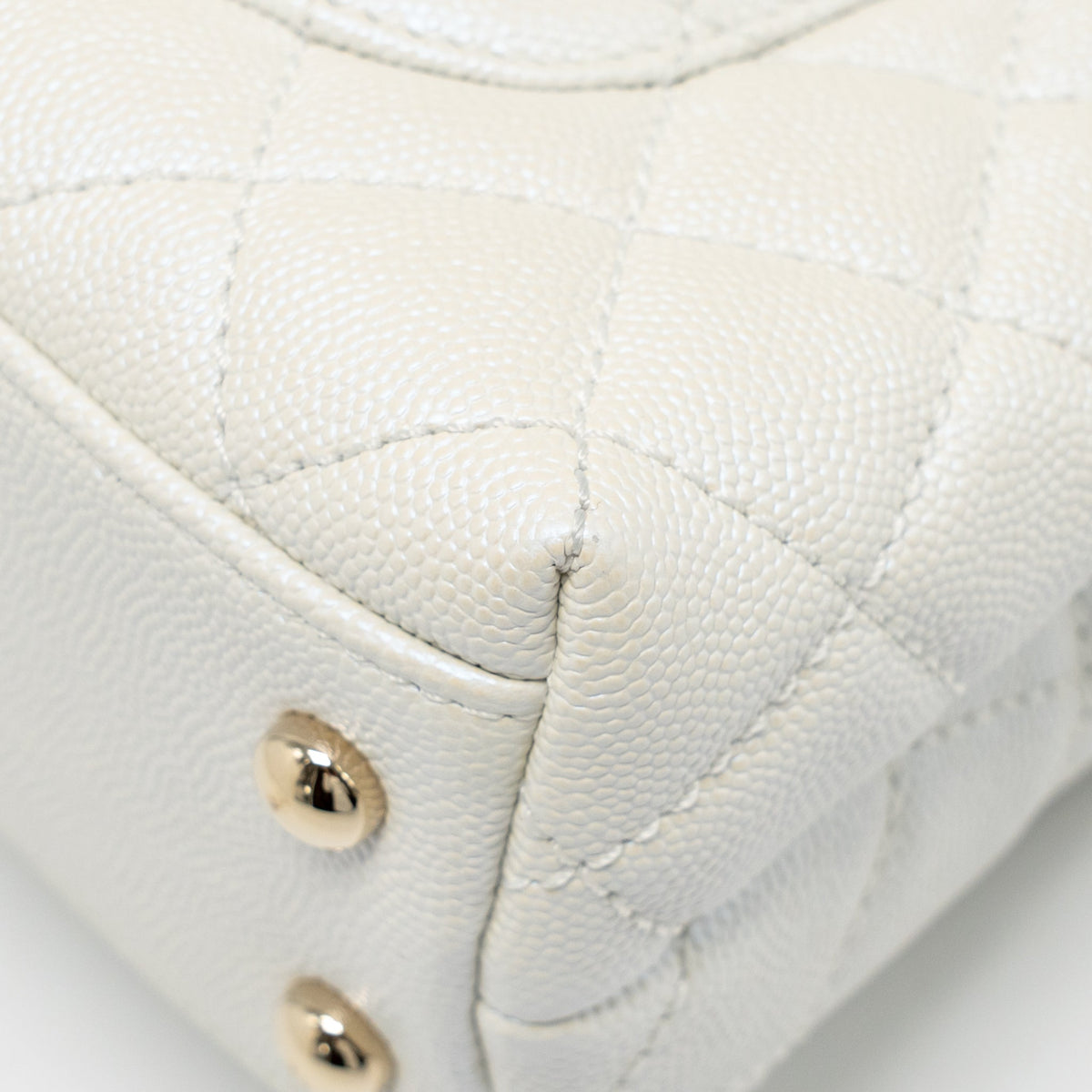 chanel-mini-coco-handle-caviar-iridescent-white-lghw-1