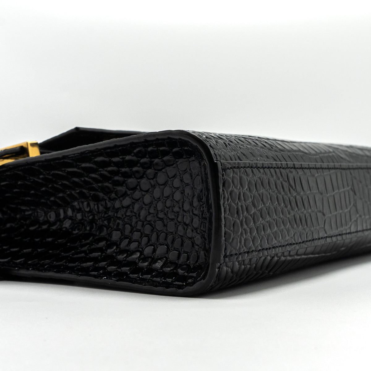 saint-laurent-manhattan-shoulder-bag-crocodile-embossed-black-ghw-1