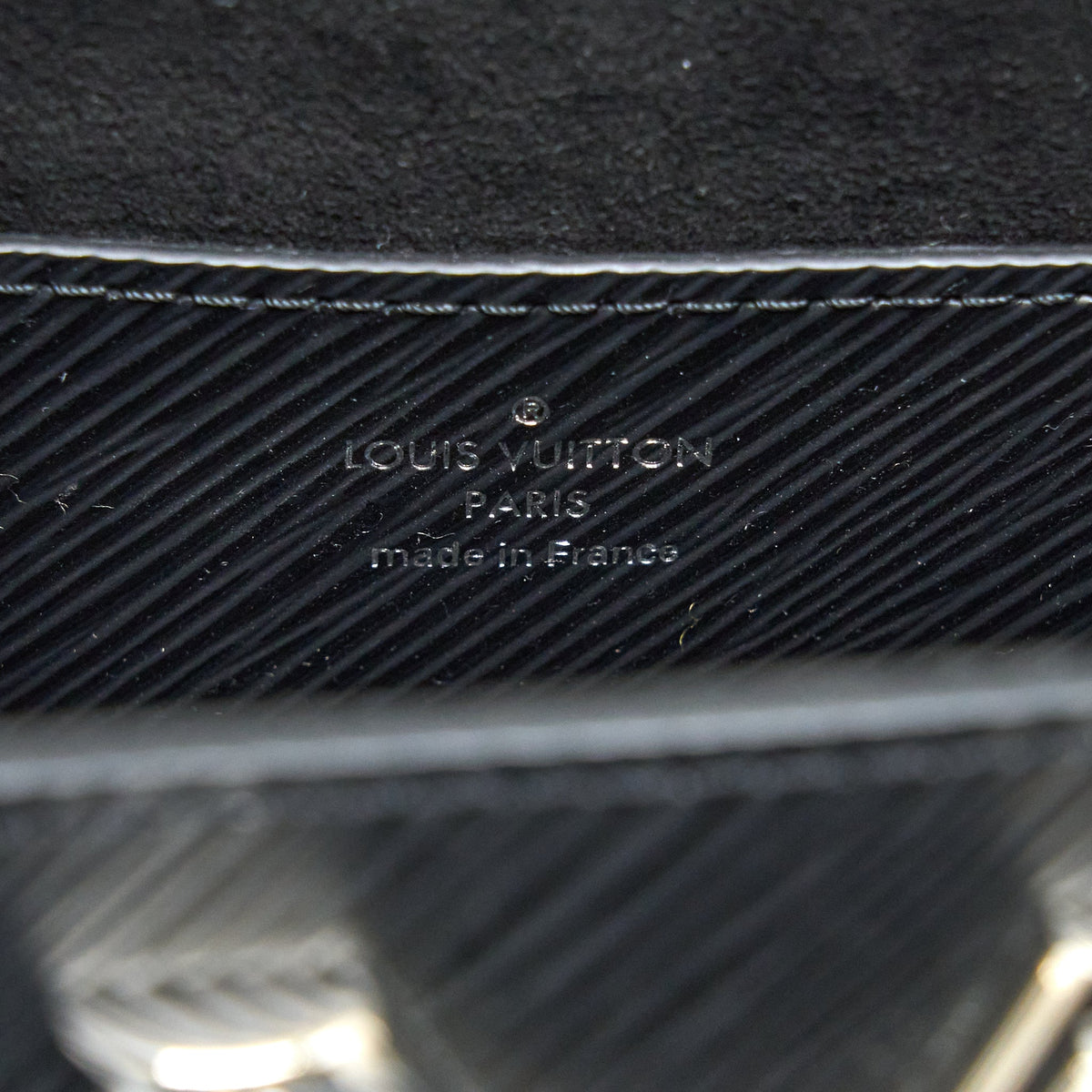 louis-vuitton-twist-pm-epi-black-shw