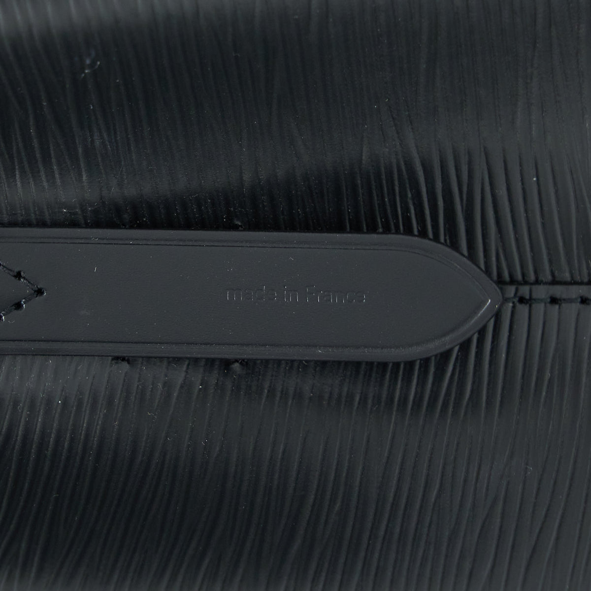 louis-vuitton-neonoe-epi-black-shw-1