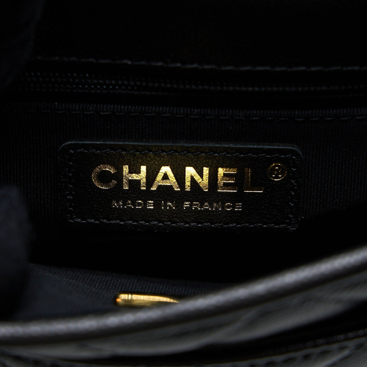 chanel-22k-top-handle-messenger-bag-caviar-black-brushed-ghwmicrochip