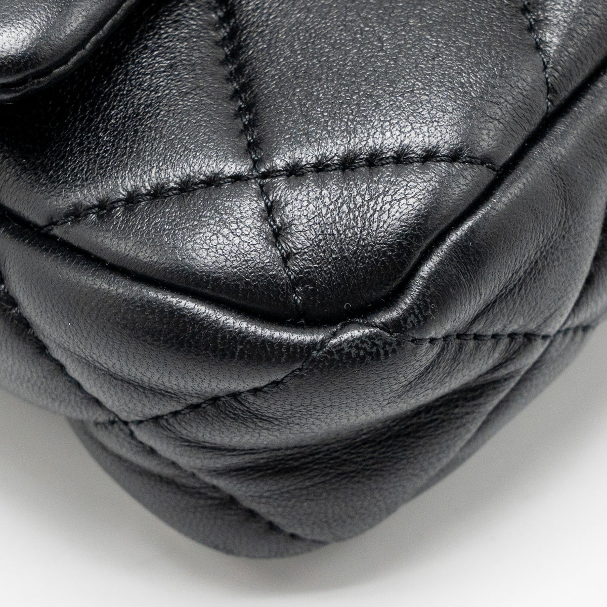 chanel-22s-giant-chain-mini-flap-bag-lambskin-black-brushed-ghwmicrochip