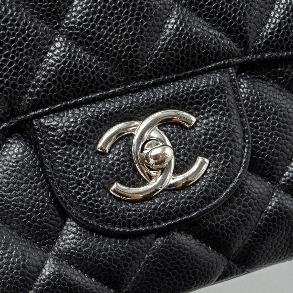 chanel-classic-jumbo-single-flap-bag-caviar-black-shw