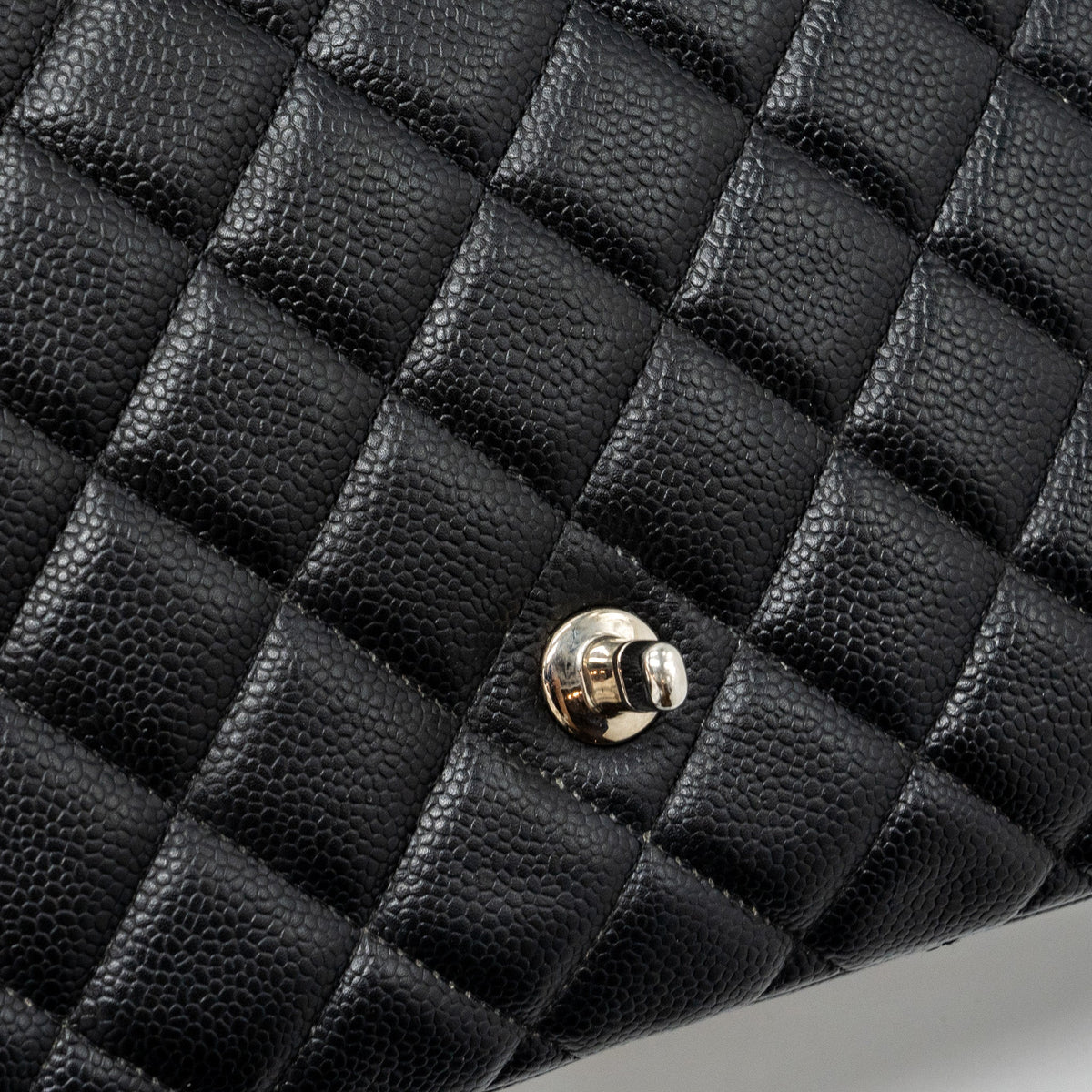 chanel-classic-jumbo-single-flap-bag-caviar-black-shw