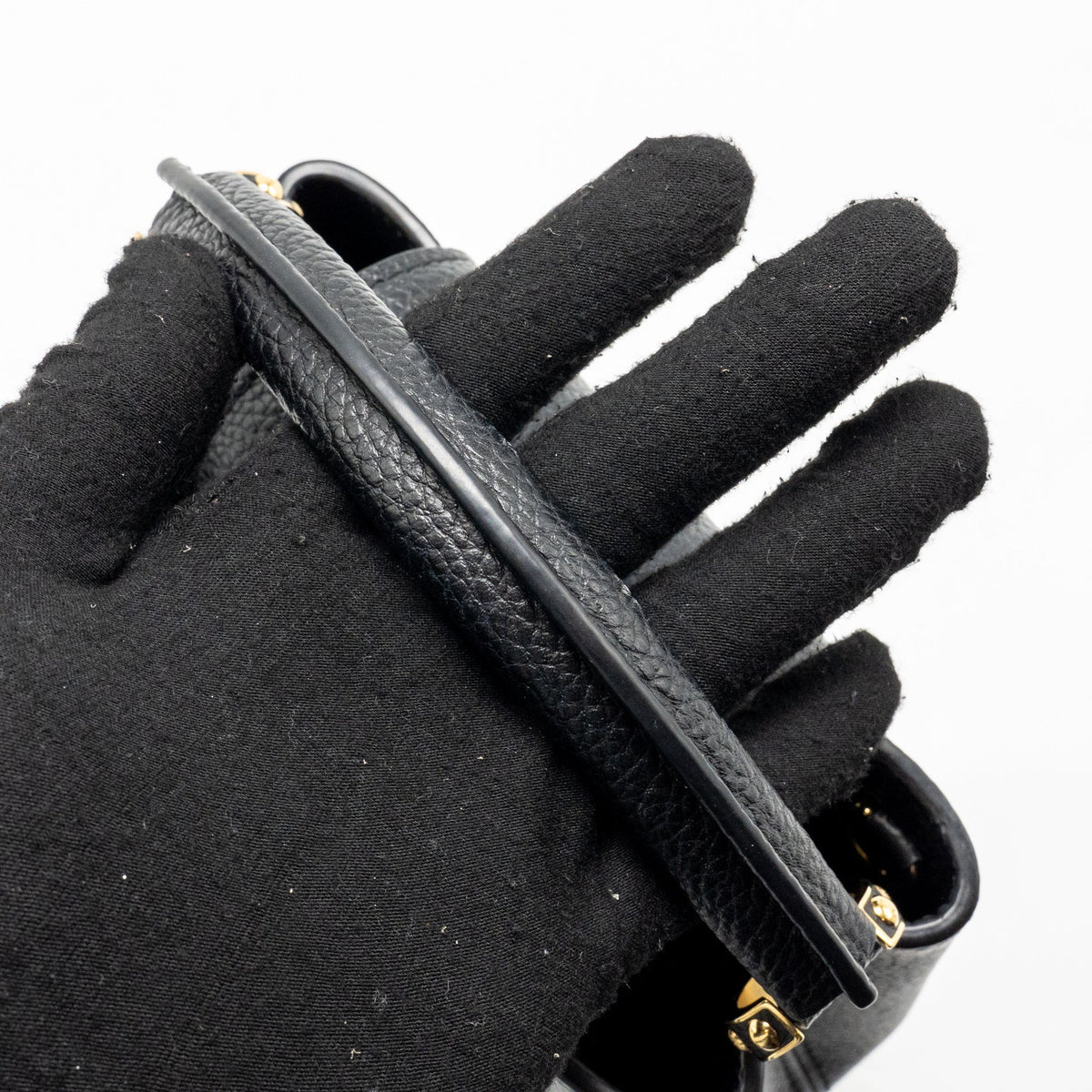 louis-vuitton-capucines-mini-taurillon-black-ghw-copy