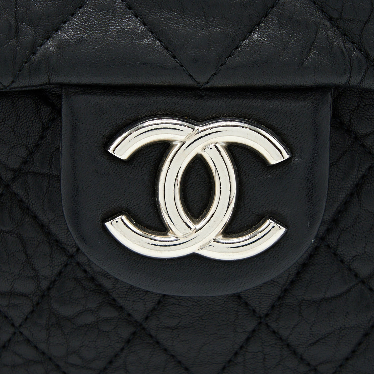 chanel-chain-around-flap-bag-lambskin-black-shw