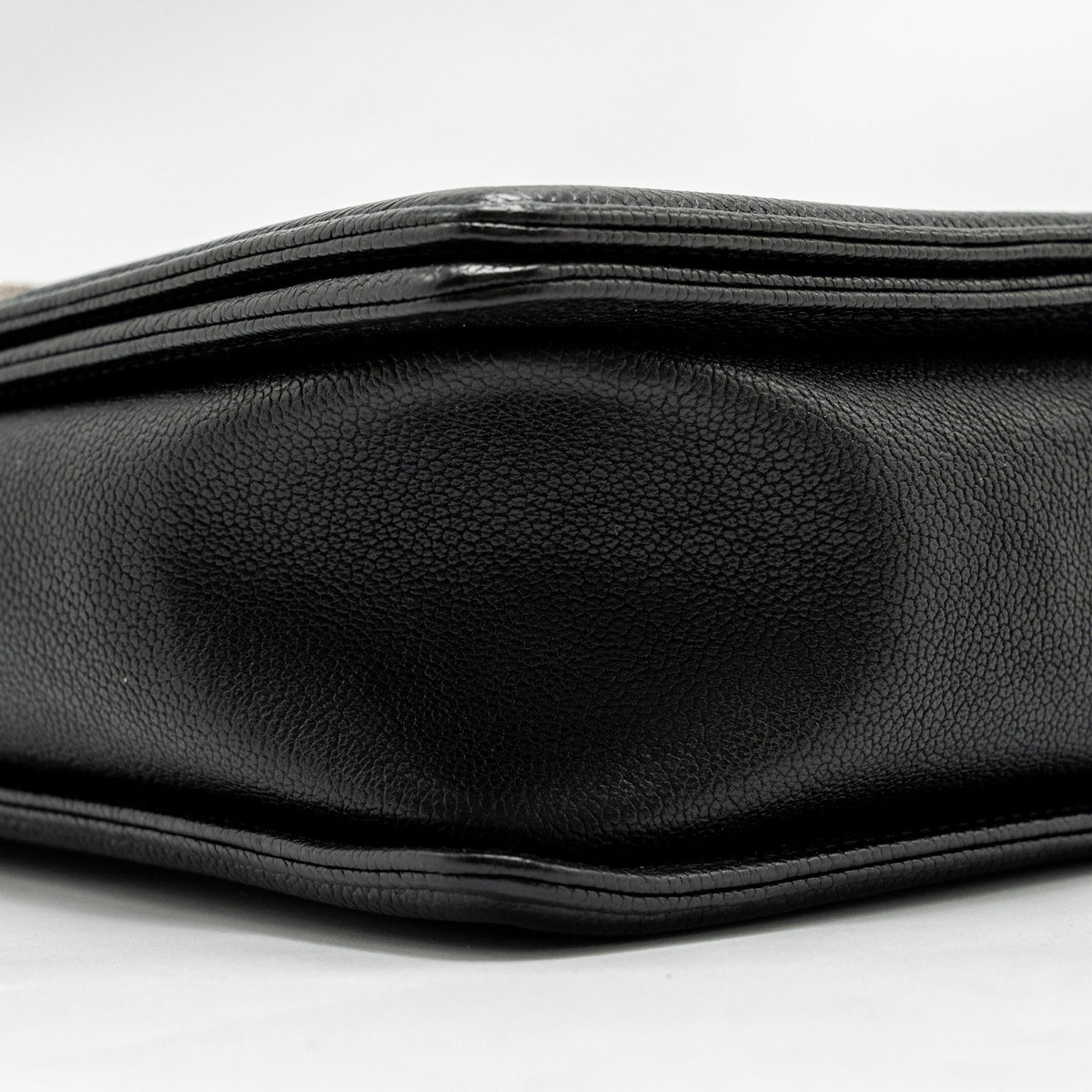 chanel-boy-bag-black