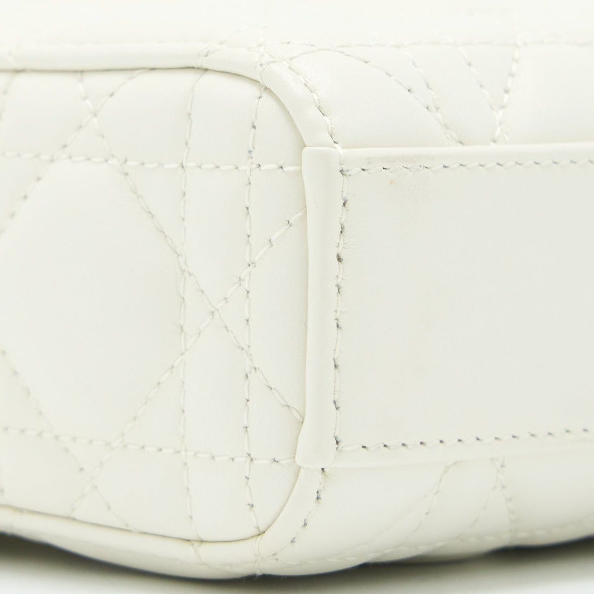 dior-lady-d-joy-bag-latte-cannage-lambskin-white-lghw