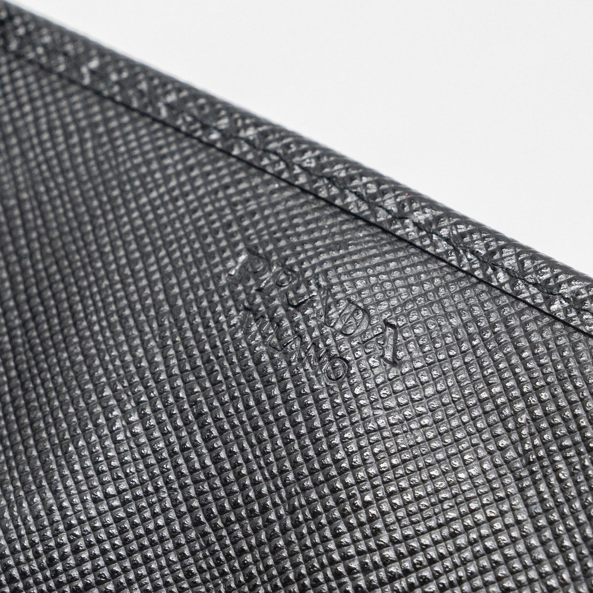 prada-long-wallet-with-chain-saffiano-leahter-black-ghw