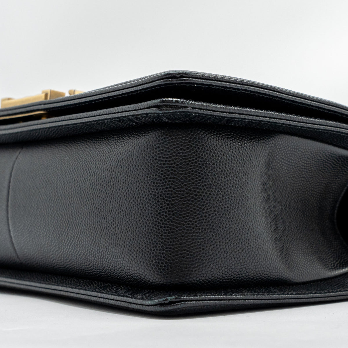 chanel-medium-boy-bag-caviar-black-ghw-copy