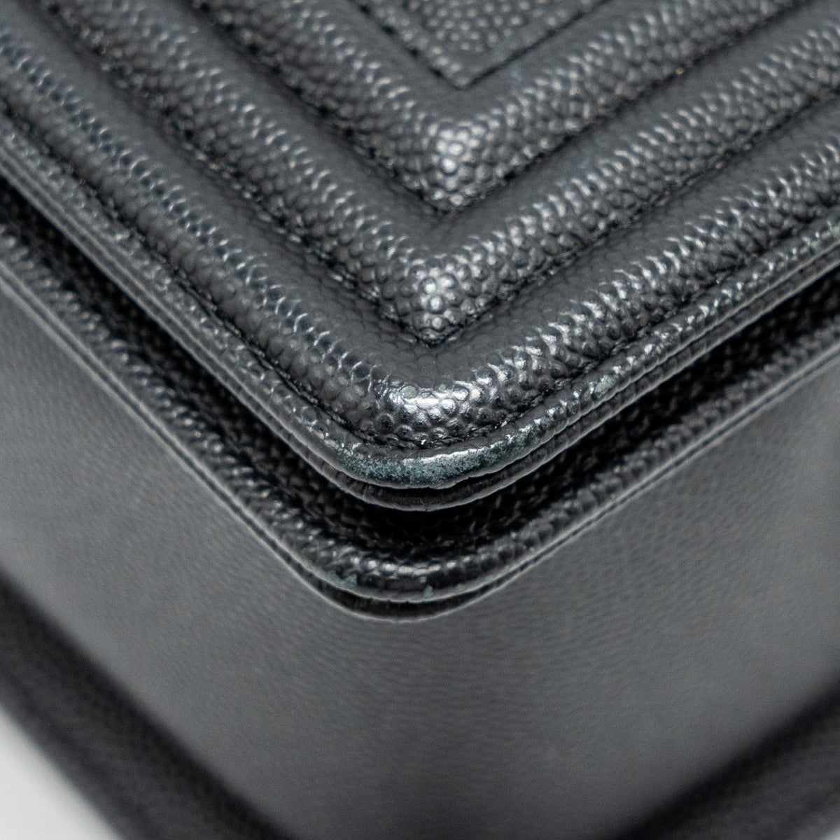 chanel-medium-boy-bag-caviar-black-ghw-copy