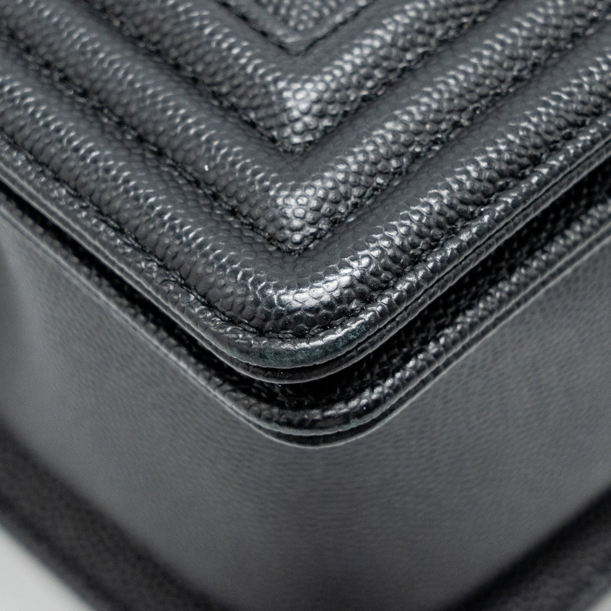 chanel-medium-boy-bag-caviar-black-ghw-copy