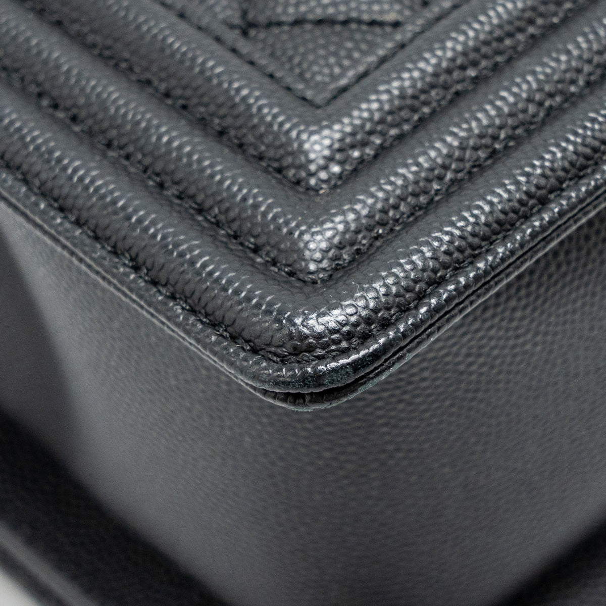 chanel-medium-boy-bag-caviar-black-ghw-copy