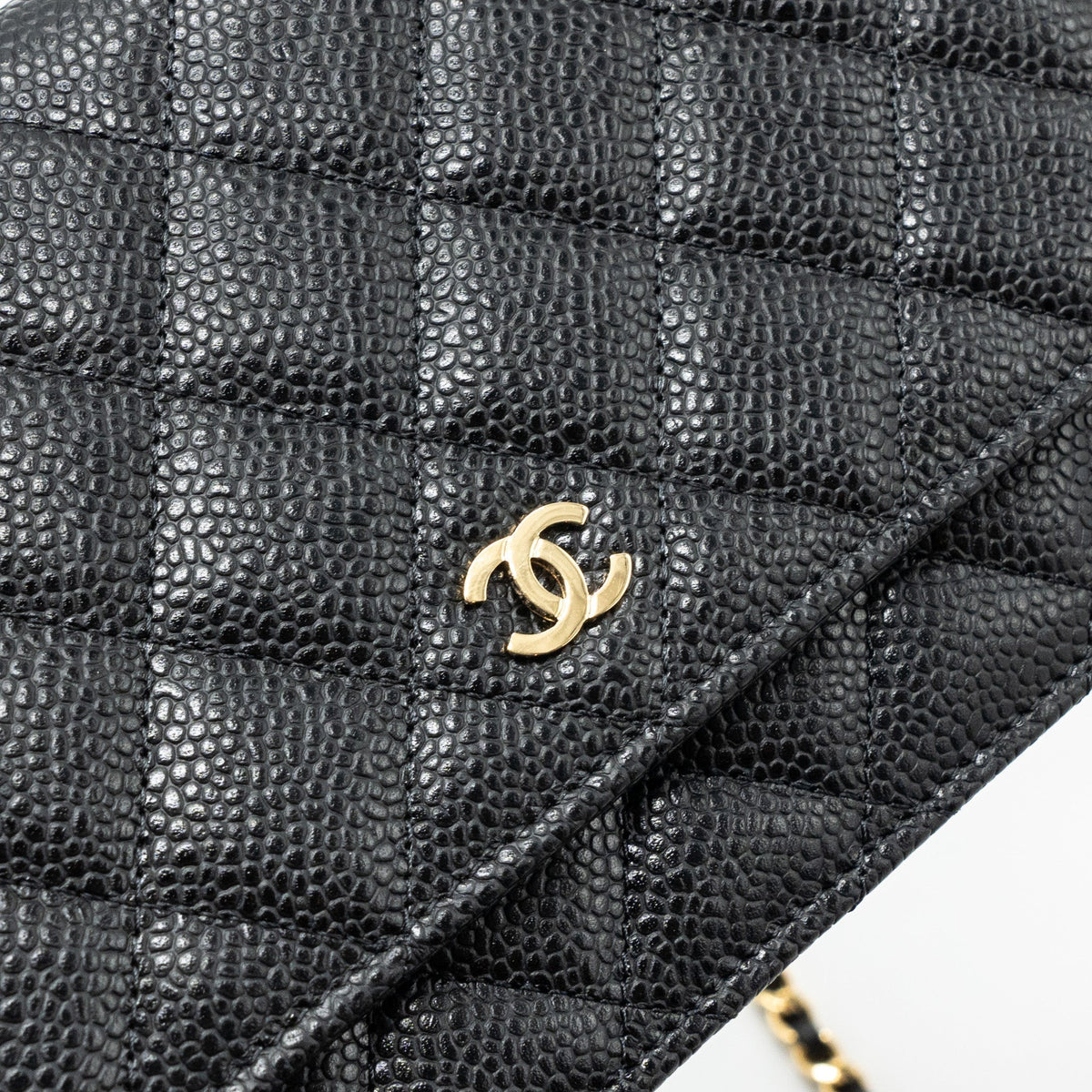 chanel-classic-wallet-on-chain-caviar-black-ghw-15