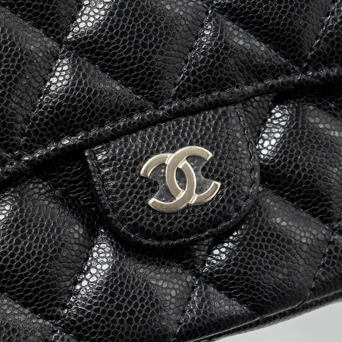 chanel-double-pocket-wallet-on-chain-caviar-black-lghwmicrochip