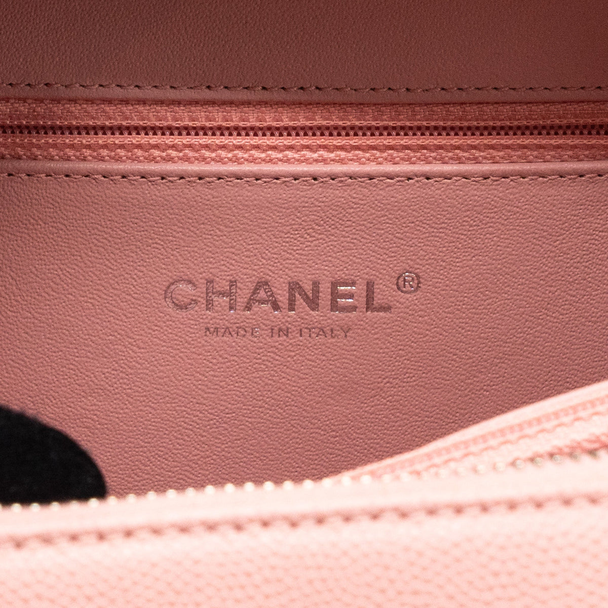 chanel-medium-filigree-vanity-case-caviar-pink-multicolour-shw-copy