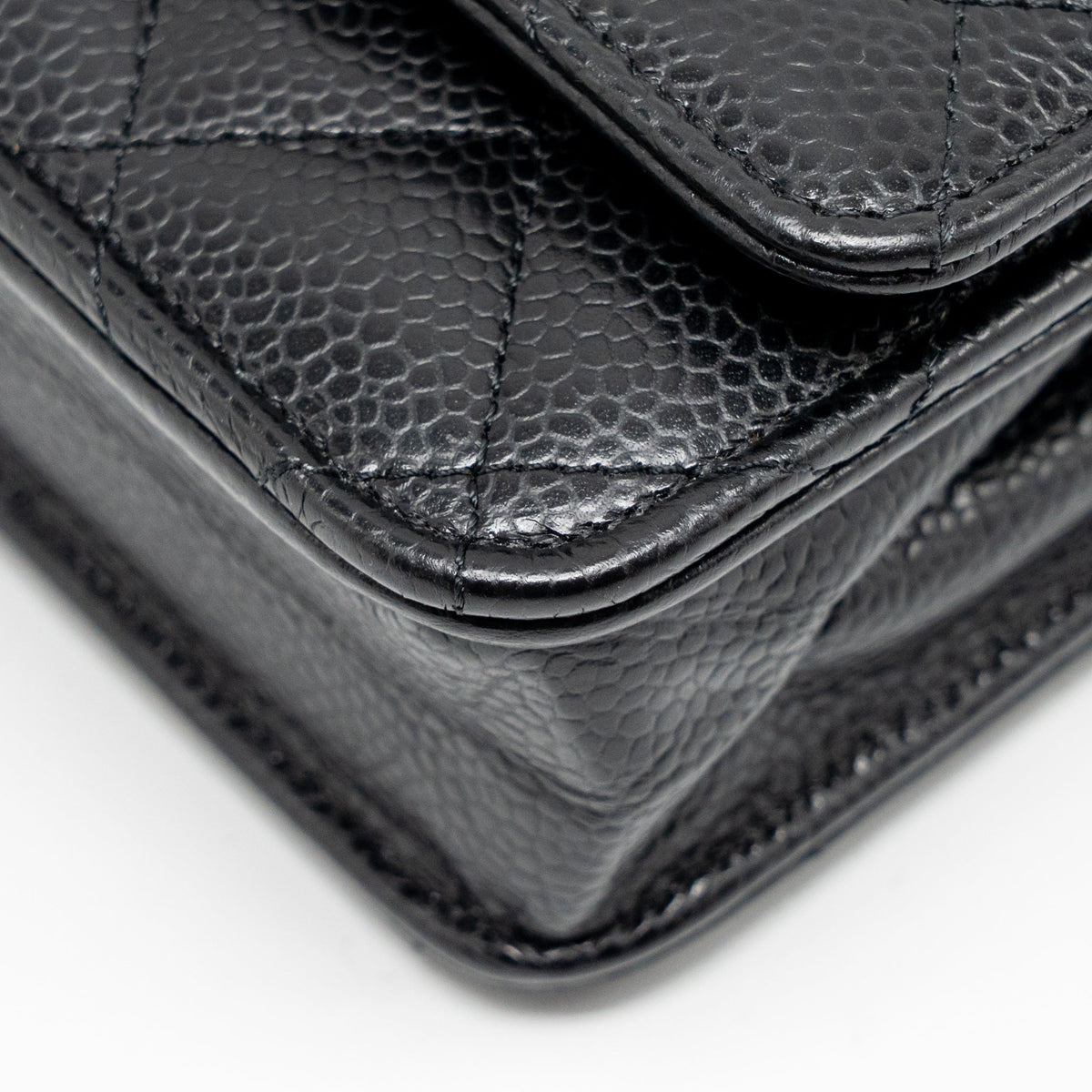 chanel-classic-wallet-on-chain-caviar-black-ghwmicrochip-4