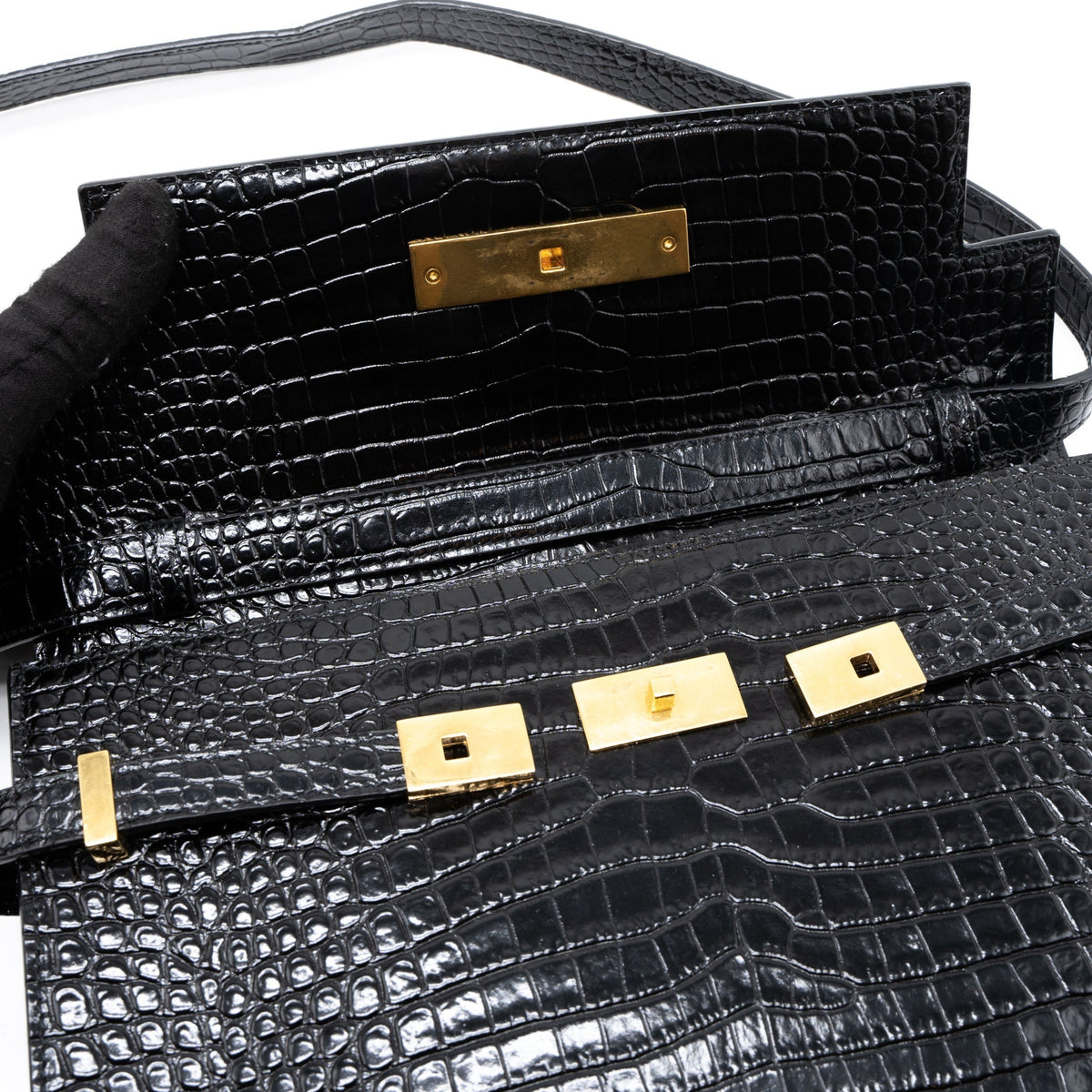 saint-laurent-manhattan-shoulder-bag-crocodile-embossed-black-ghw