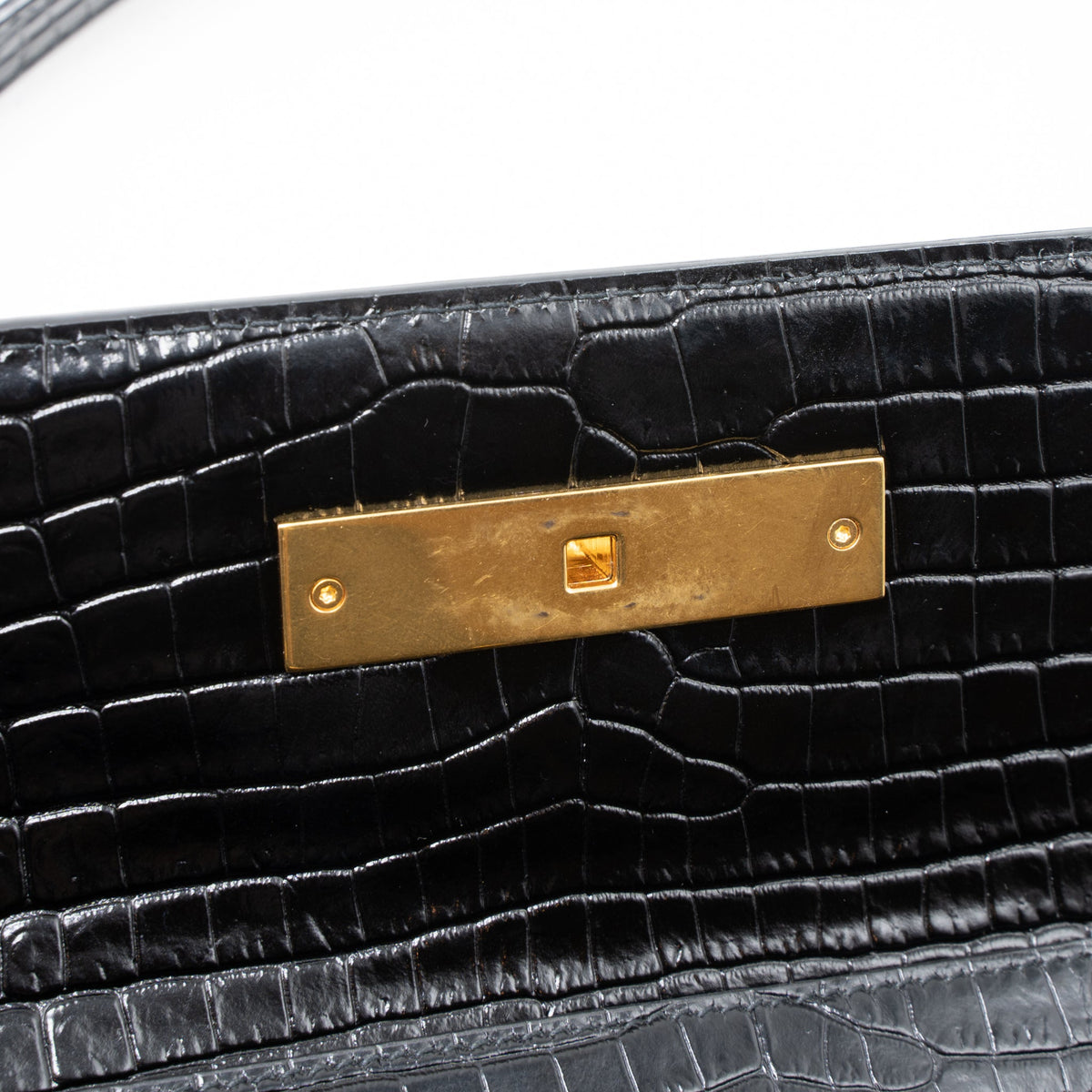 saint-laurent-manhattan-shoulder-bag-crocodile-embossed-black-ghw