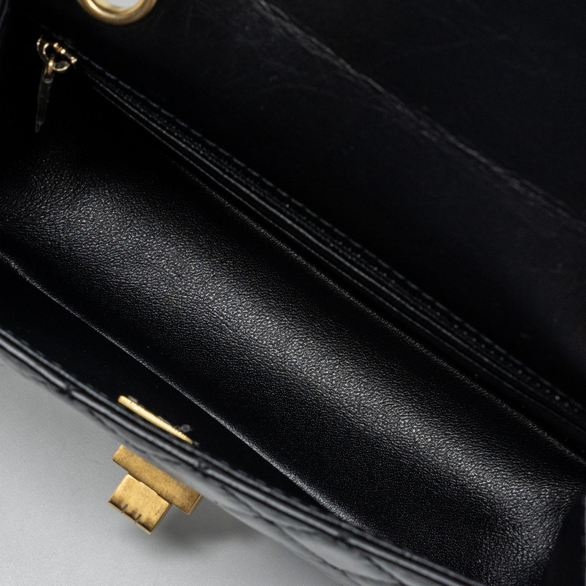 chanel-mini-2-55-reissue-flap-bag-aged-calfskin-black-ghwmicrochip