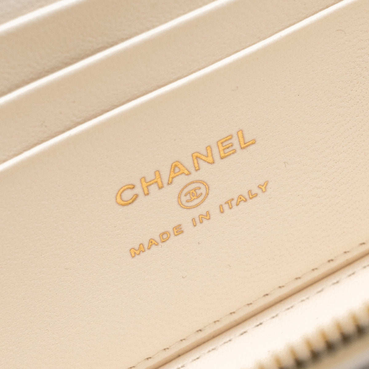 chanel-long-vanity-with-coco-letter-chain-lambskin-white-ghw-microchip
