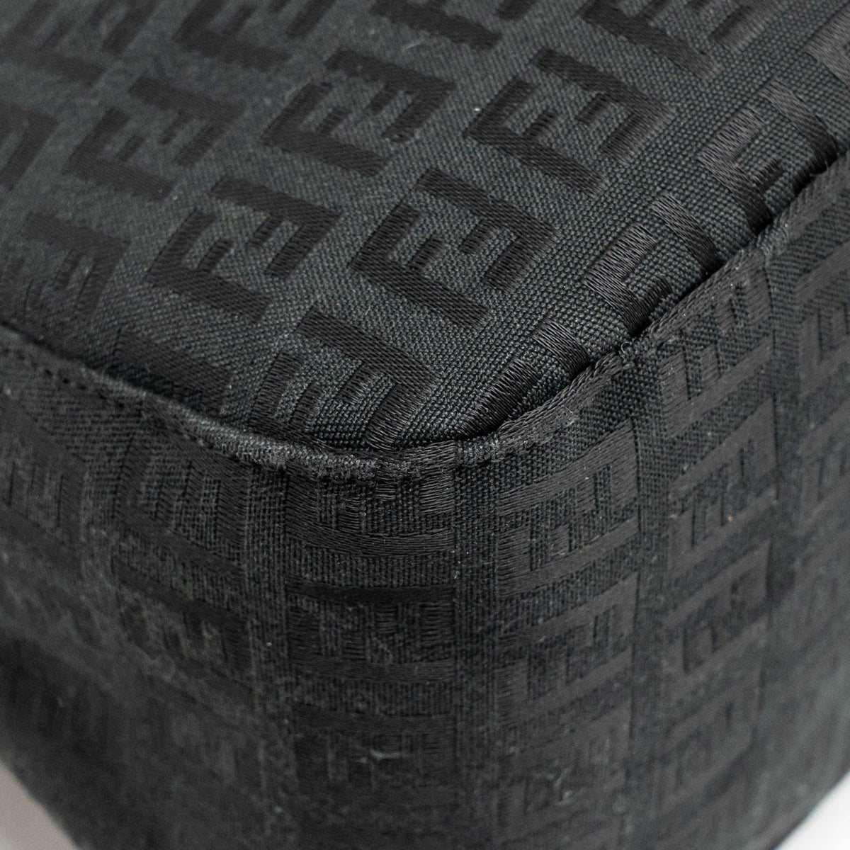 fendi-zucca-mamma-baguette-bag-ff-logo-canvas-black-shw