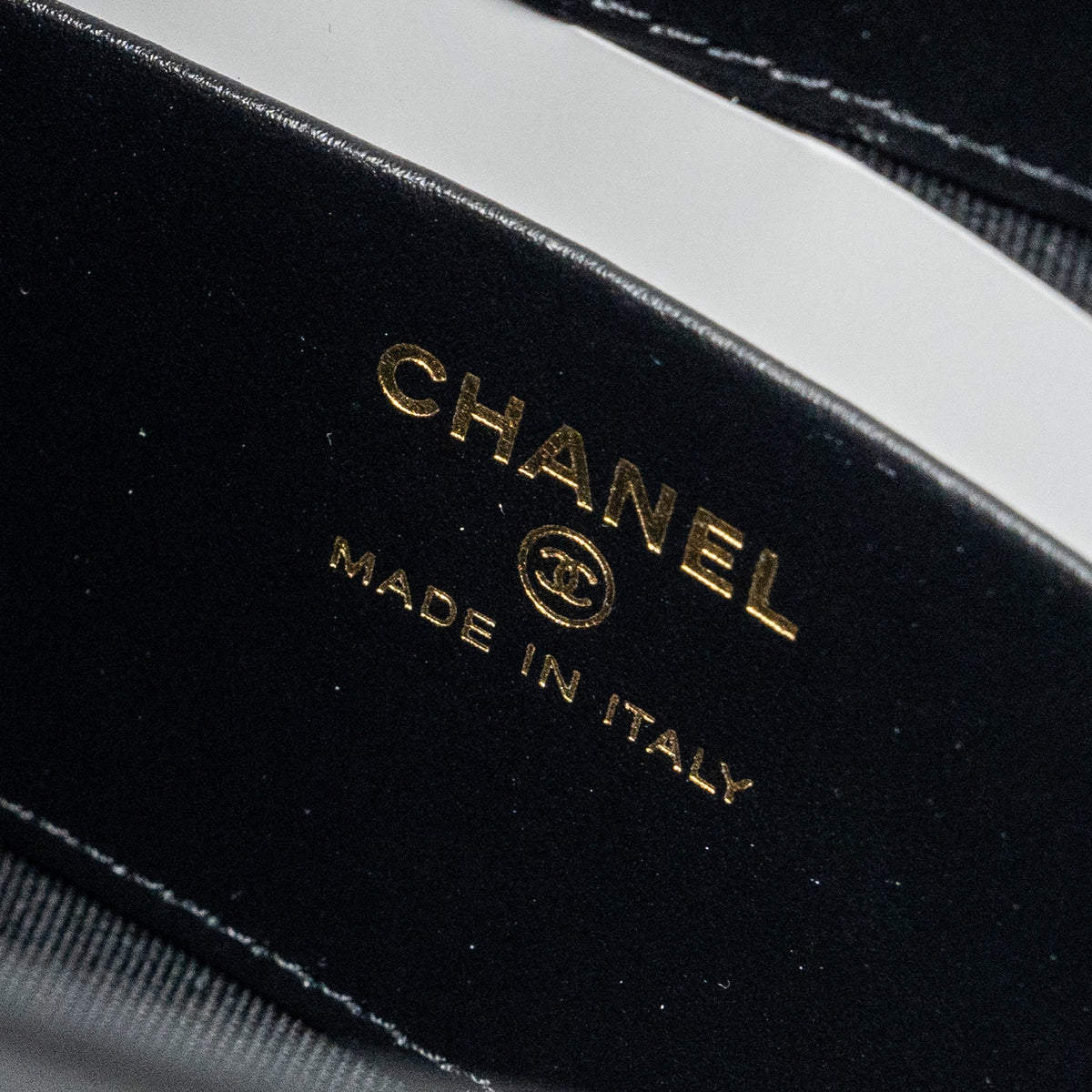 chanel-24c-mini-31-clutch-with-chain-shiny-calfskin-black-lghw-microchip
