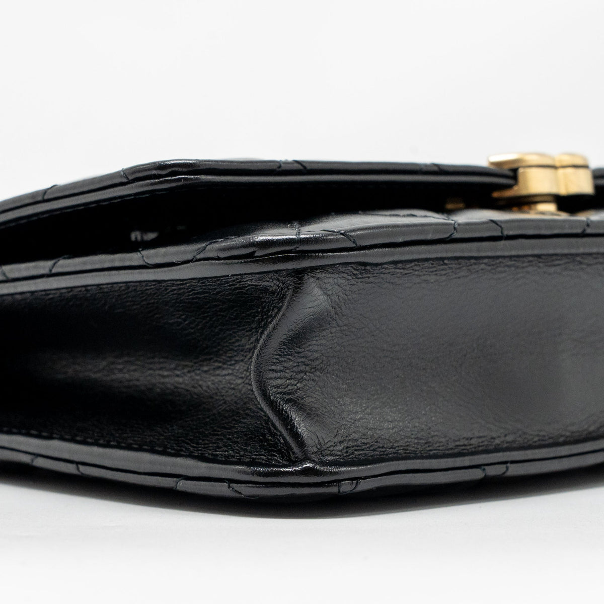 chanel-gold-crush-wallet-on-chain-calfskin-black-ghw-microchip