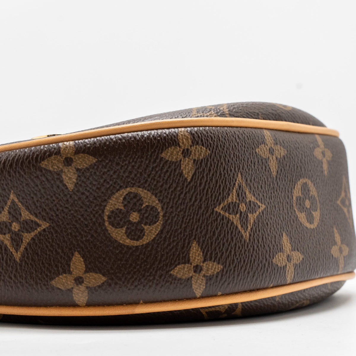 louis-vuitton-half-moon-loop-baguette-monogram-canvas-ghw