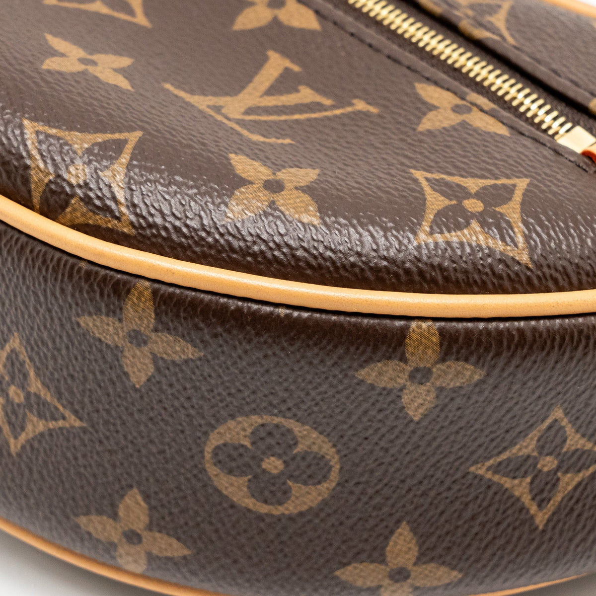 louis-vuitton-half-moon-loop-baguette-monogram-canvas-ghw